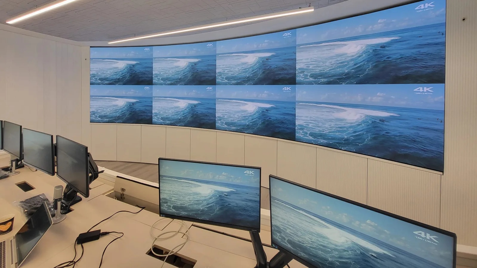 Multiple screens at Ramat Gan municipality's command & control room, in which Kramer's Control and AVoIP solutions are installed